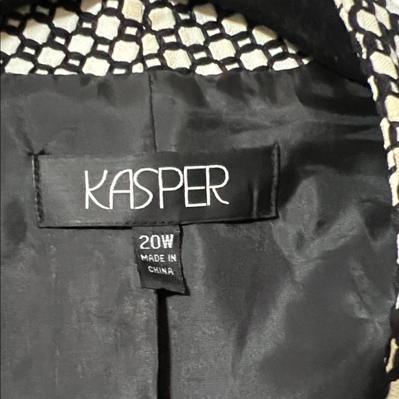 Kasper Women's Monochrome Patterned Blazer - Picture 2 of 3